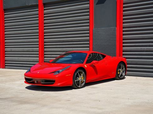 Used 2014 Ferrari 458 Italia Coupe image 1