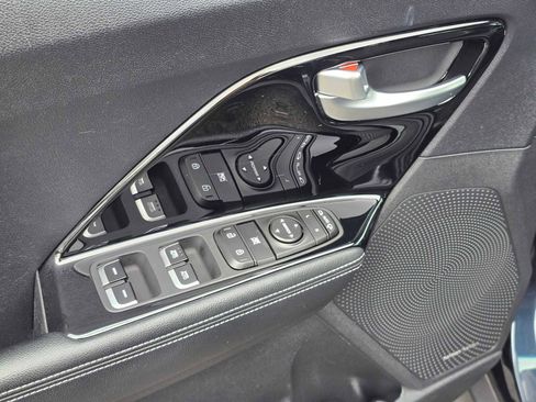 Used 2022 Kia Niro EX w/ Cold Weather Package image 22