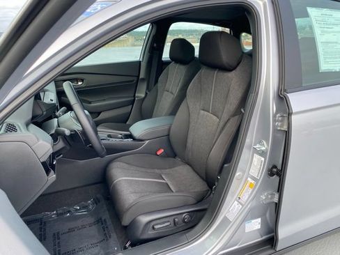 Certified 2025 Honda Accord Sport image 19