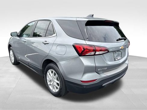Used 2024 Chevrolet Equinox LT AWD/4WD image 3