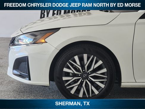 Used 2025 Nissan Altima 2.5 SV FWD image 6