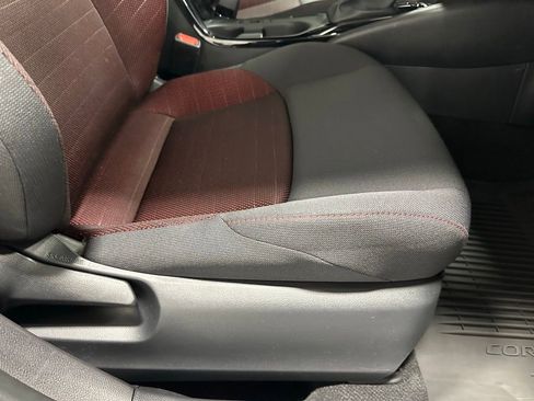 Used 2025 Toyota Corolla SE image 55