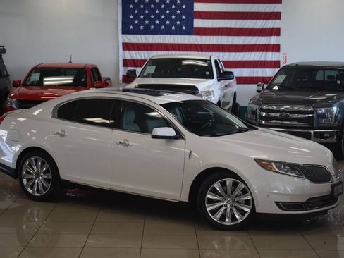 Used 2013 Lincoln MKS AWD image 3