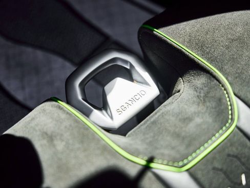 Used 2024 Lamborghini Huracan Sterrato image 38