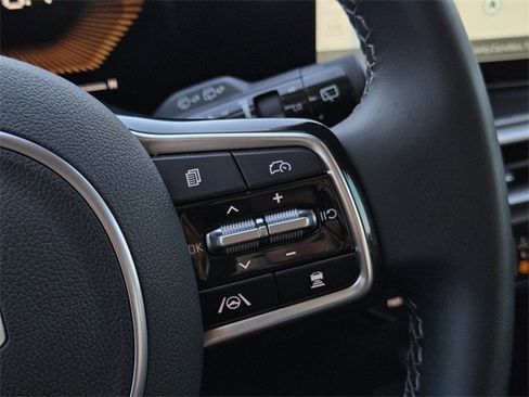 Certified 2025 Kia Sorento S w/ Panoramic Sunroof Package image 26