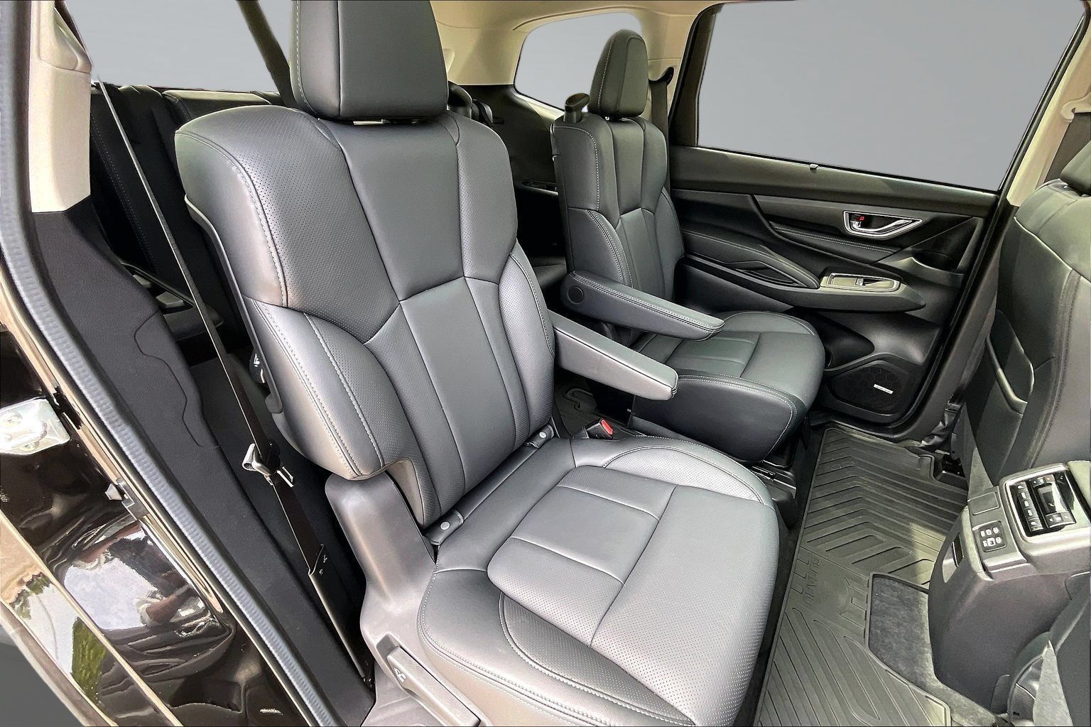 Used 2025 Subaru Ascent Limited AWD/4WD image 28
