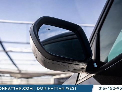 Used 2025 Chevrolet Equinox LT image 32