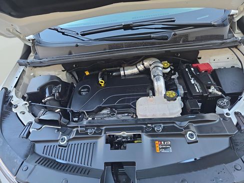 Used 2022 Chevrolet Trax LT w/ LT Convenience Package image 24