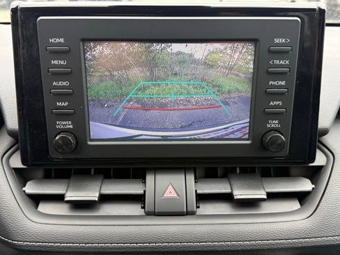 Used 2019 Toyota RAV4 LE w/ Carpet Mat Package FWD image 4