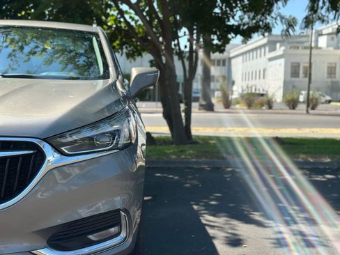 Used 2019 Buick Enclave Essence image 6