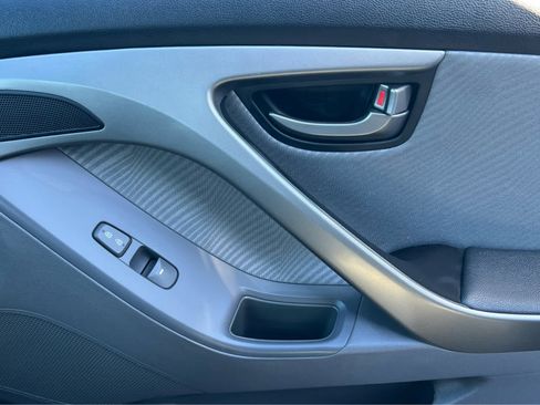 Used 2013 Hyundai Elantra GLS w/ Preferred Pkg image 19