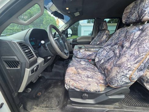 Used 2017 Ford F250 XL w/ Power Equipment Group AWD/4WD image 8