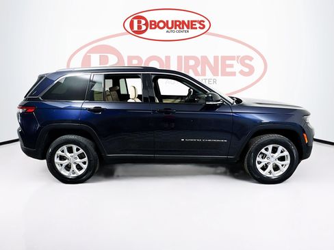 Used 2024 Jeep Grand Cherokee Limited AWD/4WD image 12