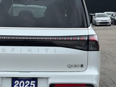 Used 2025 INFINITI QX80 Sensory image 5