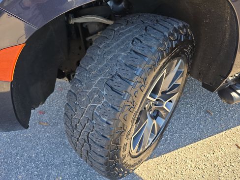 Used 2022 Chevrolet Tahoe Z71 w/ Luxury Package image 35