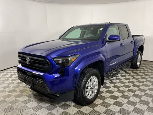 Certified 2024 Toyota Tacoma SR5 image 4