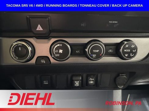Used 2019 Toyota Tacoma SR5 AWD/4WD image 30