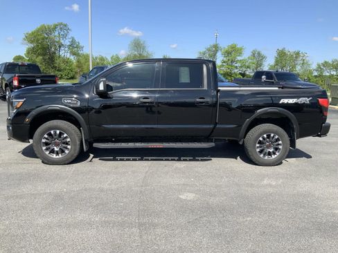 Used 2023 Nissan Titan PRO-4X AWD/4WD image 5