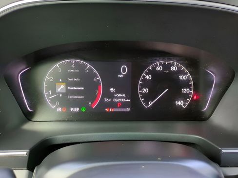 Used 2024 Honda Pilot Touring image 23