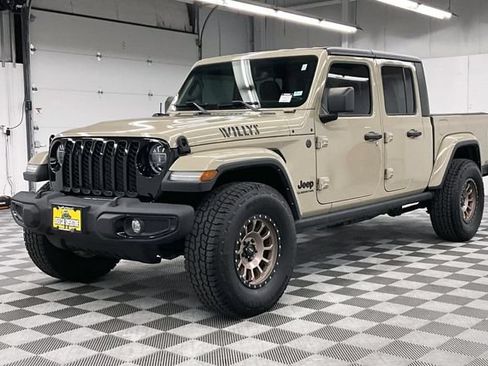 Used 2022 Jeep Gladiator Sport AWD/4WD image 13