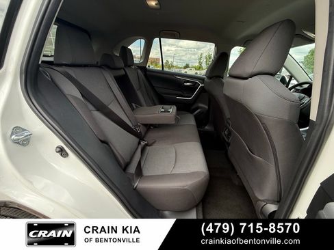 Used 2024 Toyota RAV4 XLE FWD image 31