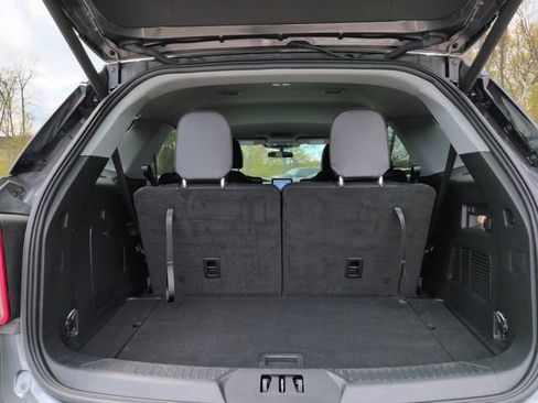 Used 2024 Ford Explorer XLT w/ Equipment Group 202A AWD/4WD image 35
