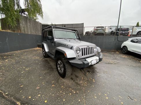 Used 2014 Jeep Wrangler Sahara AWD/4WD image 8