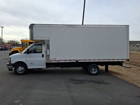 New 2024 Chevrolet Express 4500 Extended w/ Power Convenience Package RWD image 6