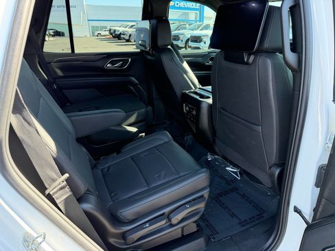 Used 2024 Chevrolet Tahoe Z71 w/ Luxury Package AWD/4WD image 25