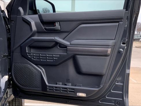 Used 2025 Toyota 4Runner SR5 image 22