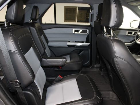 Used 2023 Ford Explorer XLT w/ Equipment Group 202A RWD image 32