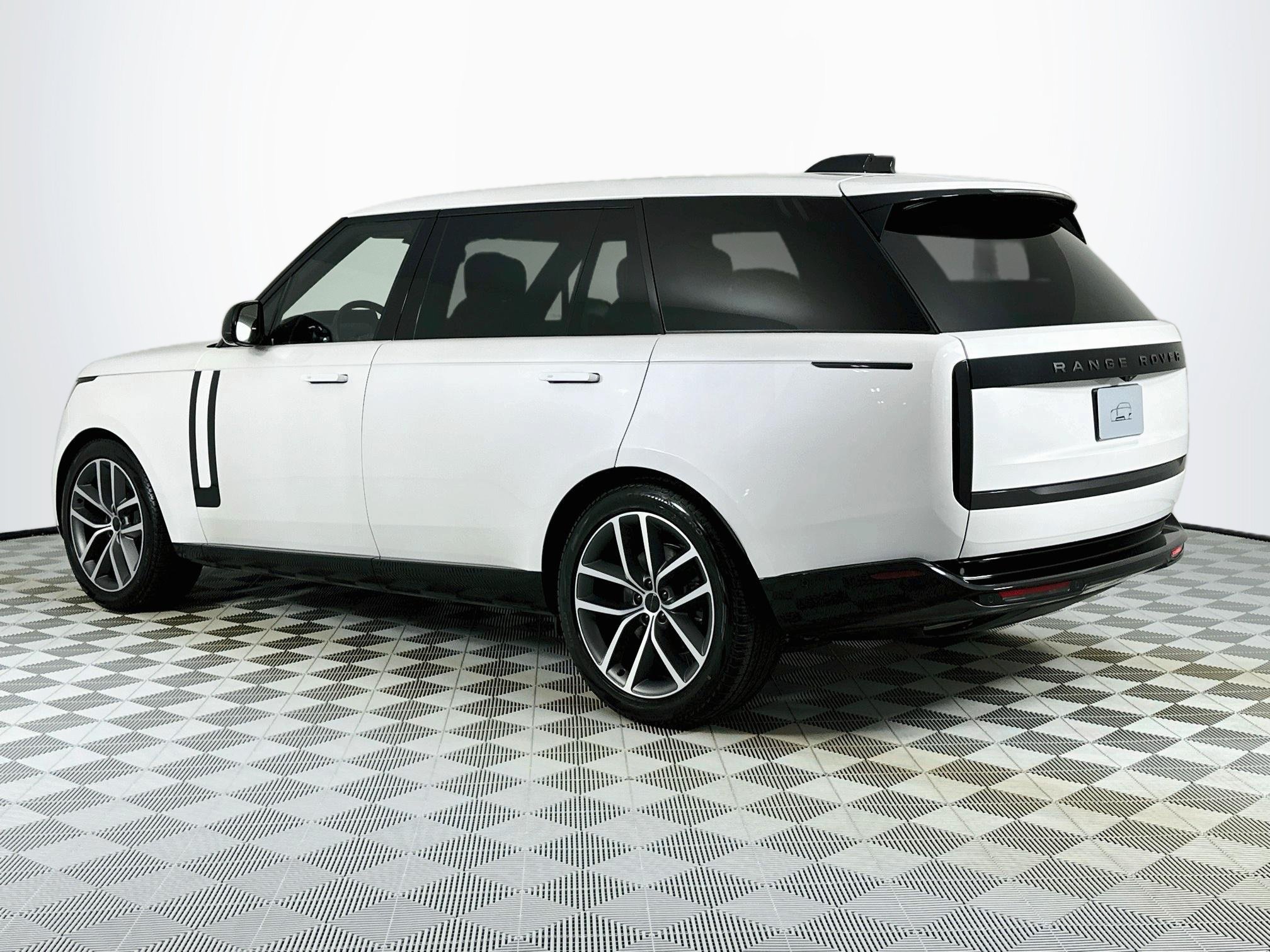 Certified 2026 Land Rover Range Rover Long Wheelbase SE AWD/4WD image 7