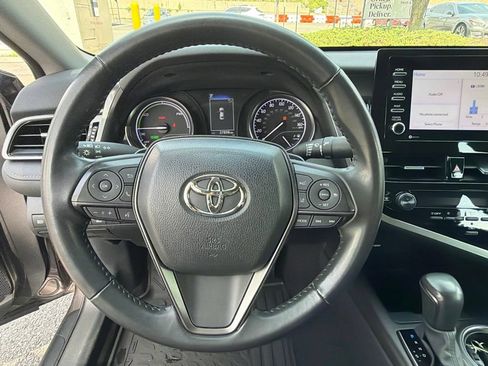 Used 2024 Toyota Camry SE FWD image 11