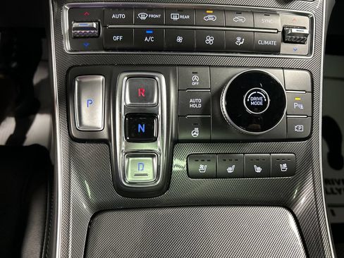 Used 2023 Hyundai Santa Fe Limited FWD image 18