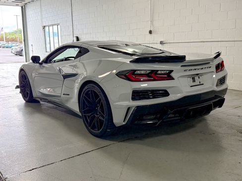Used 2024 Chevrolet Corvette Z06 w/ Stealth Interior Trim Package RWD image 4