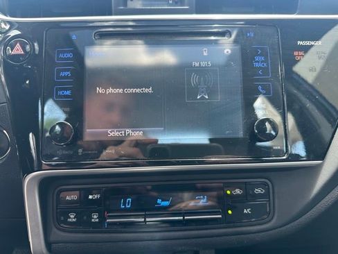 Used 2017 Toyota Corolla XLE w/ Carpet Mat Package (TMS) FWD image 17