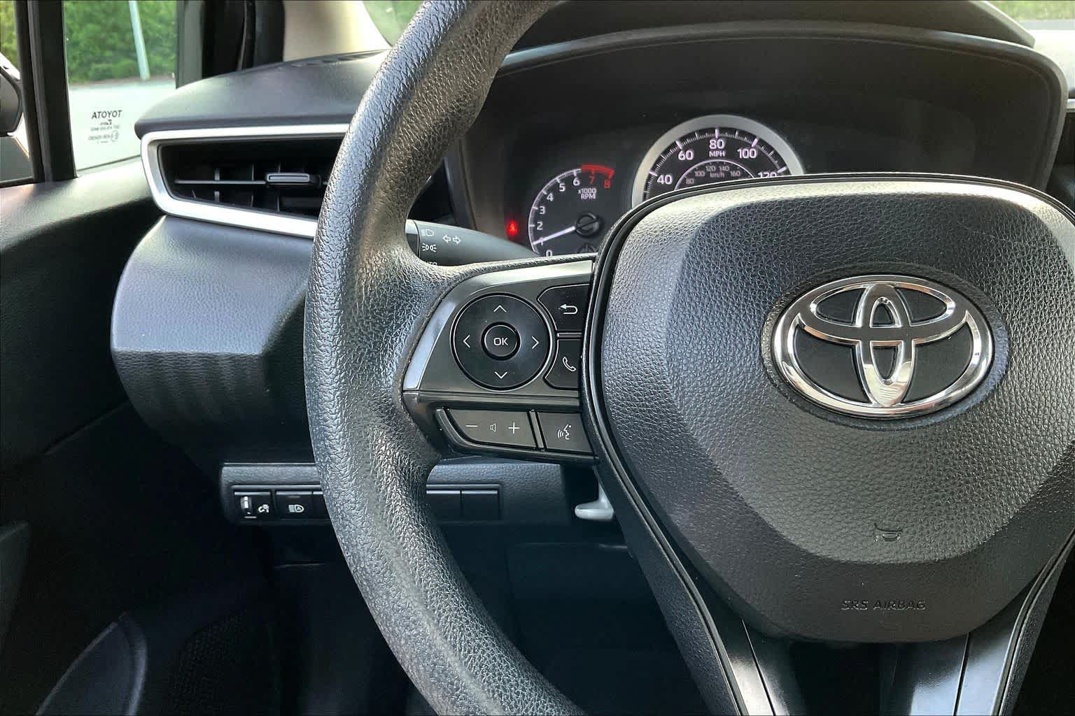 Used 2021 Toyota Corolla LE FWD image 23