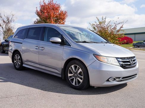 Used 2016 Honda Odyssey Touring Elite image 8