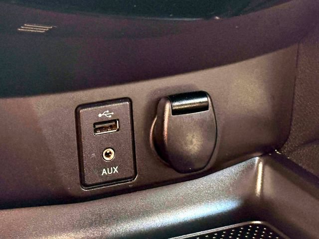 Used 2016 Nissan Rogue SV FWD image 27