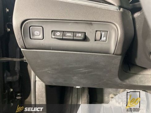 Used 2023 Buick Enclave Avenir w/ Trailering Package, 5000 lbs. AWD/4WD image 11