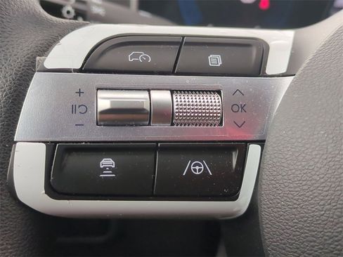 Certified 2025 Hyundai Tucson SE image 14