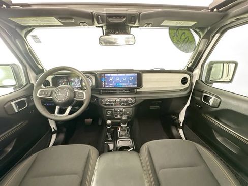 Used 2024 Jeep Wrangler Unlimited Sahara AWD/4WD image 3