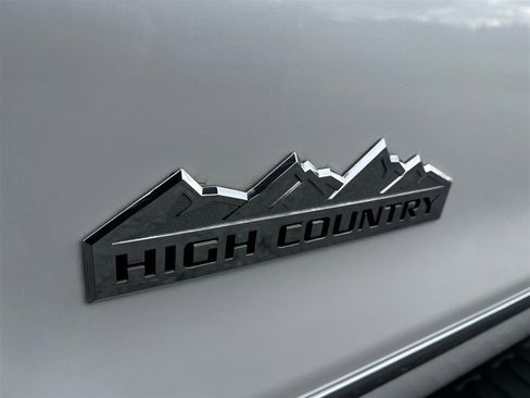 Used 2018 Chevrolet Silverado 2500 High Country w/ Duramax Plus Package image 18