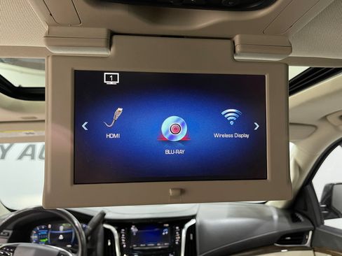 Used 2020 Cadillac Escalade Premium Luxury AWD/4WD image 12