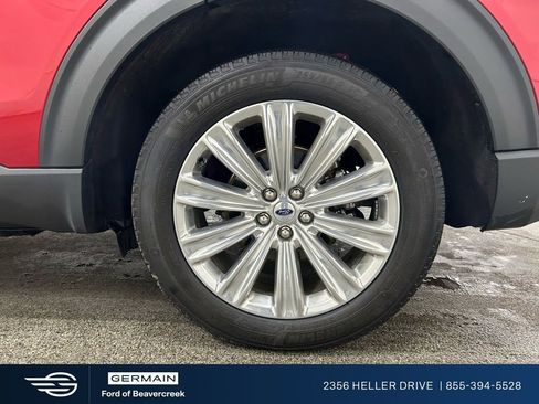 Used 2022 Ford Explorer Limited w/ Limited Technology Package image 12