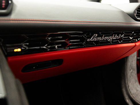 Used 2023 Lamborghini Huracan Sterrato image 35