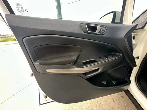 Used 2021 Ford EcoSport SE w/ SE Convenience Package image 30