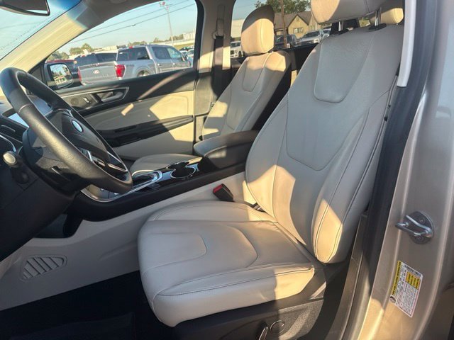 Used 2018 Ford Edge Titanium w/ Technology Package FWD image 22