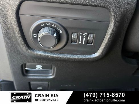 Used 2023 Jeep Grand Cherokee Altitude image 13