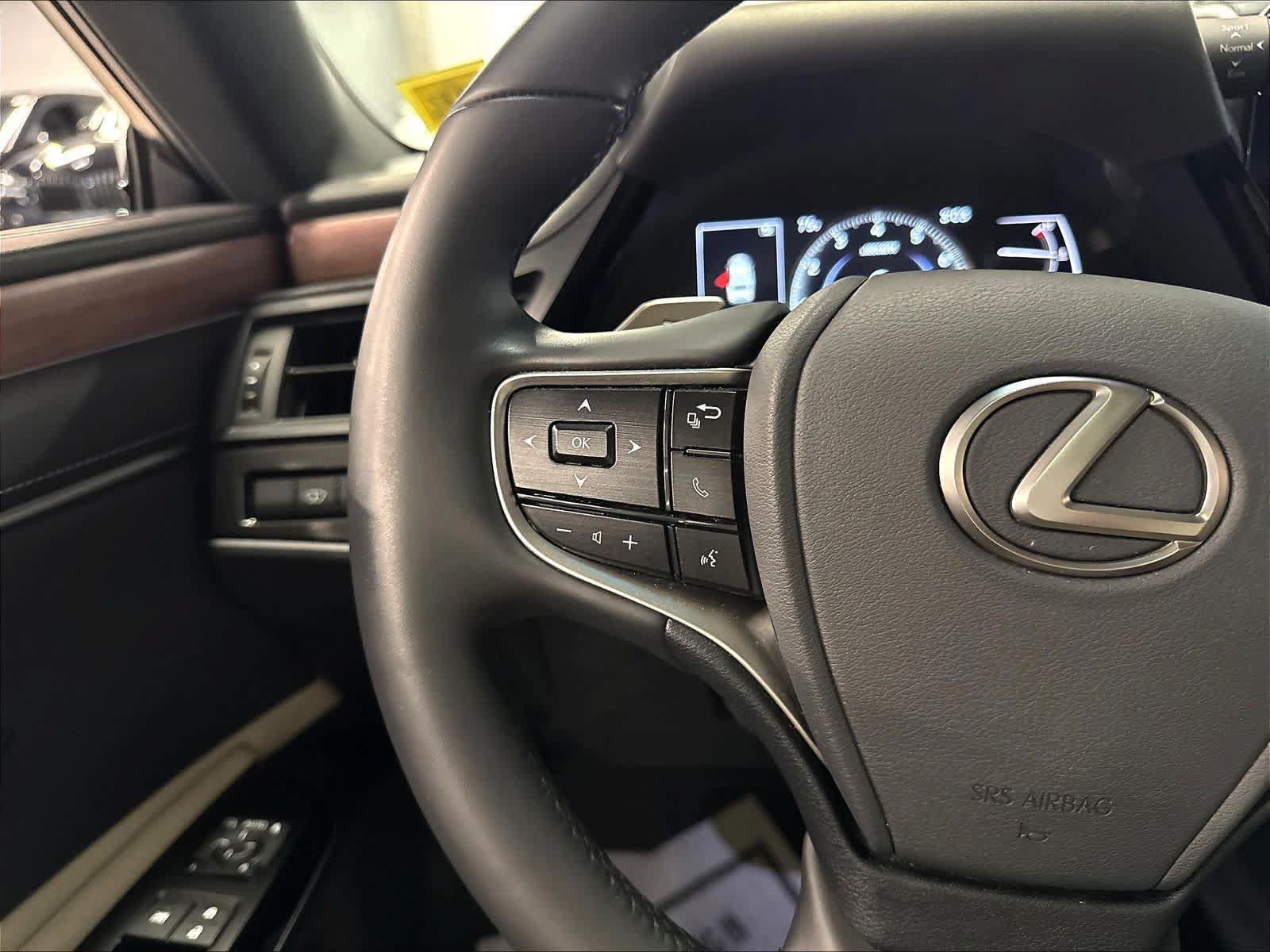Used 2025 Lexus ES 350 w/ Premium Package FWD image 13